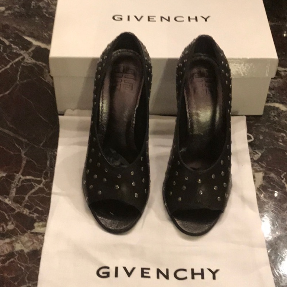 👑HOST PICK👑 Givenchy Kidskin Stilettos - Picture 2 of 8